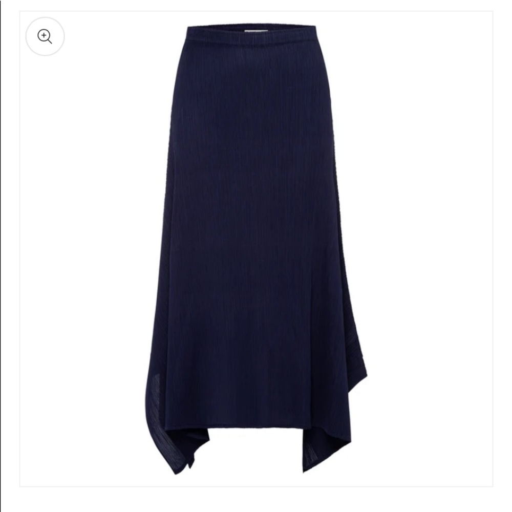 Alquema long black crinkle skirt with slits. Elastic waist. Alquema Lula Skirt